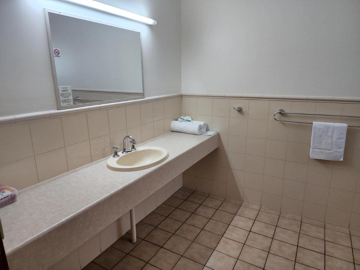 Country Roads Motor Inn Naracoorte Extérieur photo